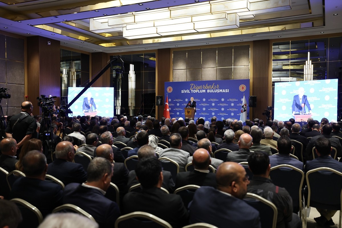 TBMM Başkanı Numan Kurtulmuş, aralarında "Terörsüz Türkiye" hedefi doğrultusunda TBMM'de kurulan...