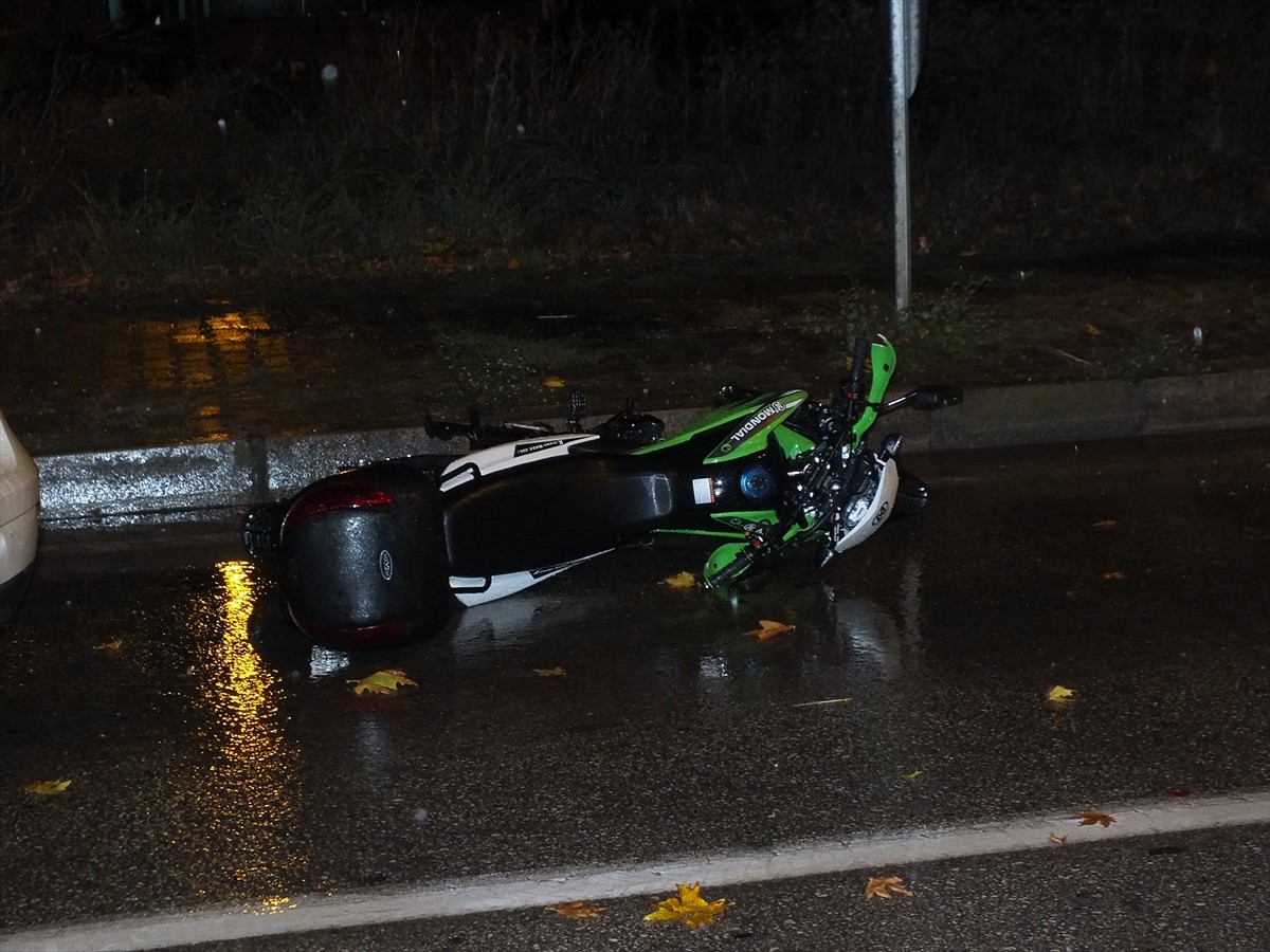 Tokat'ın Turhal ilçesinde motosikletin devrilmesi sonucu sürücüsü hayatını kaybetti.