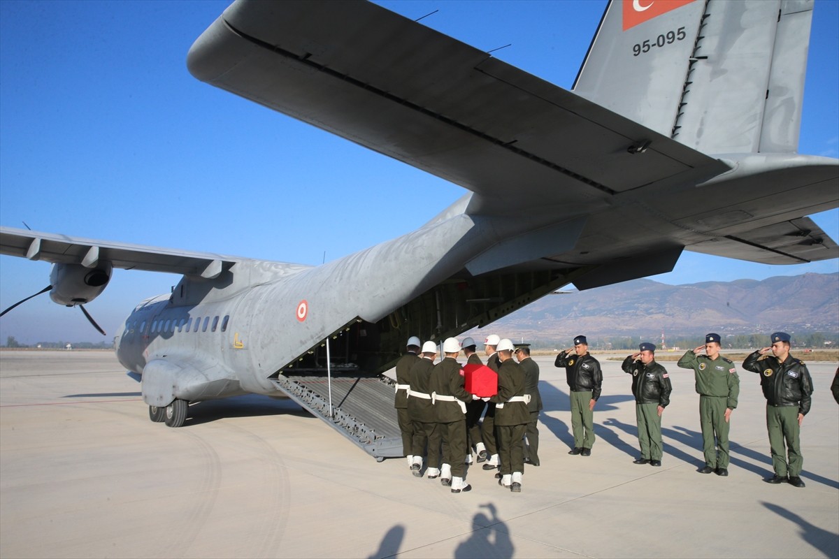 Tokat'ta eğitim sırasında rahatsızlanan ve kaldırıldığı hastanede şehit olan Piyade Er Eyüp...