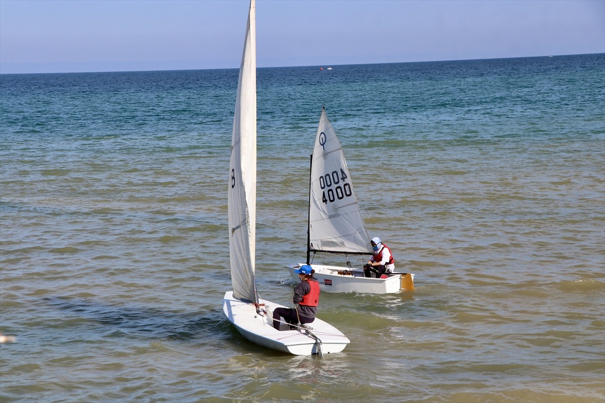 Trabzon'da, 29 Ekim Cumhuriyet Bayramı etkinlikleri kapsamında Cumhuriyet Kupası Yelken Yarışları...
