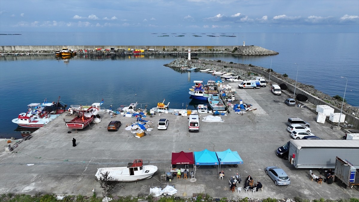 Trabzon'un Arsin ilçesinde 16 Ekim'de denizde kaybolduğu iddia edilen balıkçı Mehmet Ali Gürsoy'u...