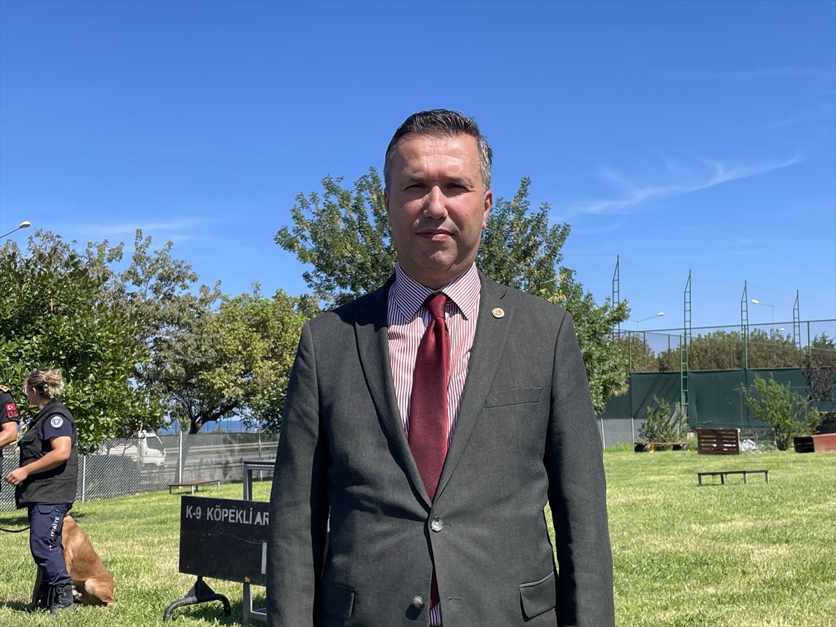 Trabzon Büyükşehir Belediyesi İtfaiye Dairesi Başkanlığında bir süre önce oluşturulan Köpek Eğitim...