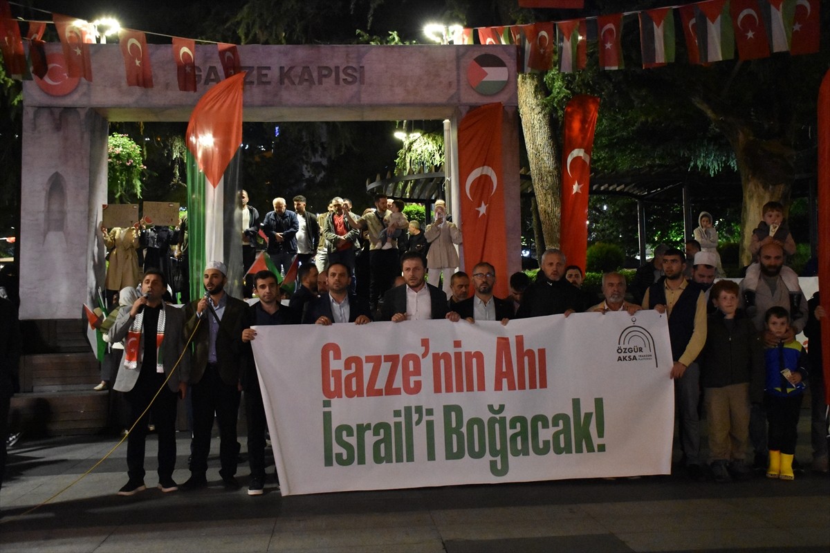 Trabzon’da, abluka kırmak ve insani yardım ulaştırmak amacıyla Gazze’ye doğru yola çıkan Küresel...