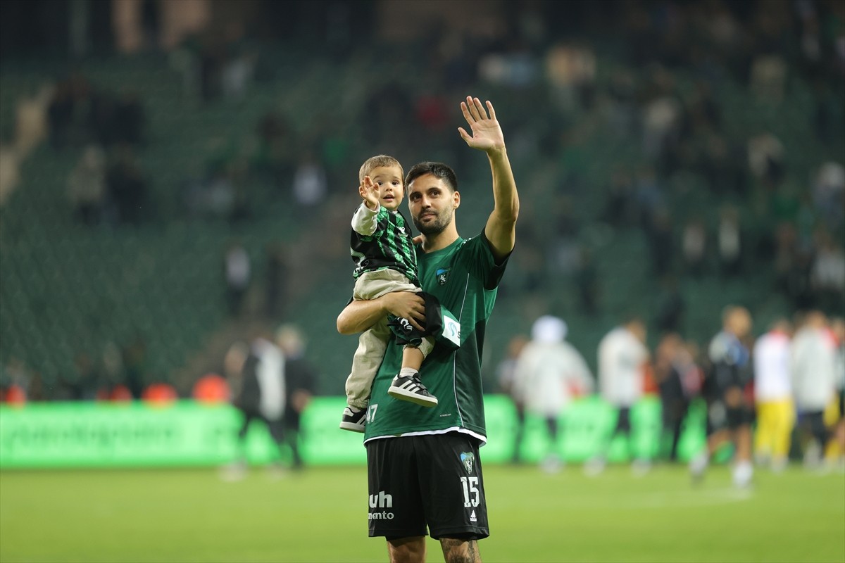 Trendyol Süper Lig'in 8. haftasında Kocaelispor, konuk ettiği ikas Eyüpspor'u 1-0 yendi....