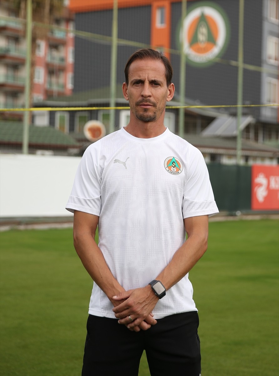 Trendyol Süper Lig ekiplerinden Corendon Alanyaspor'un teknik direktörü Joao Pereira...