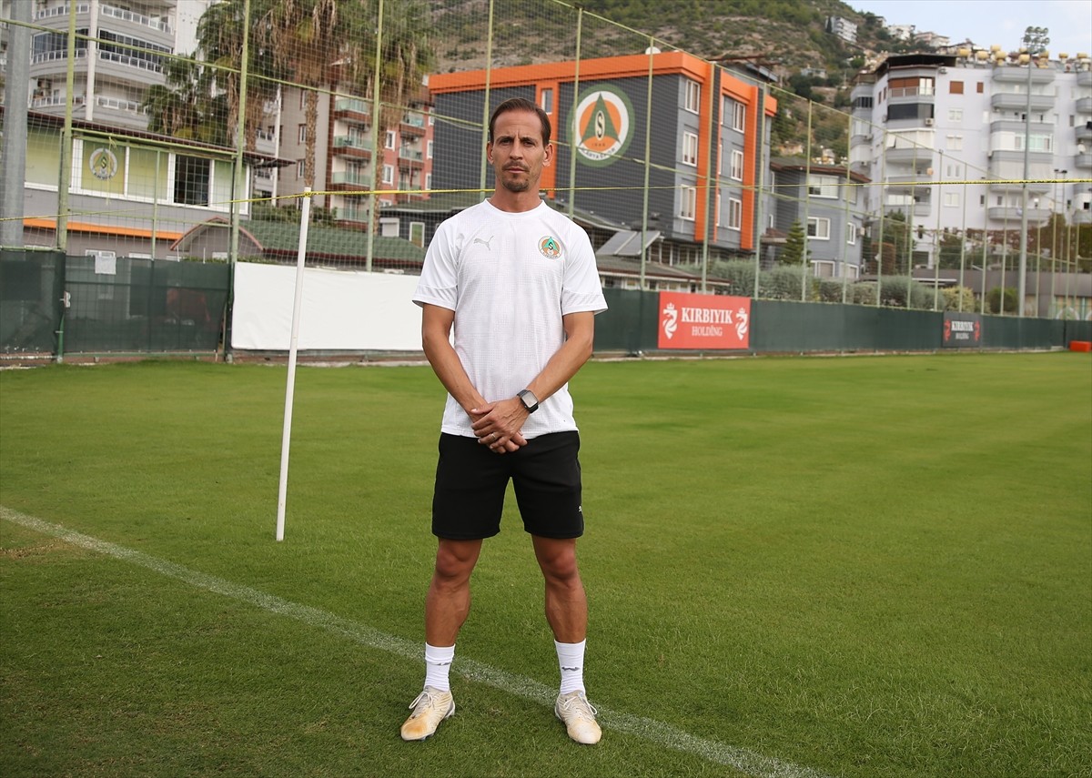 Trendyol Süper Lig ekiplerinden Corendon Alanyaspor'un teknik direktörü Joao Pereira...