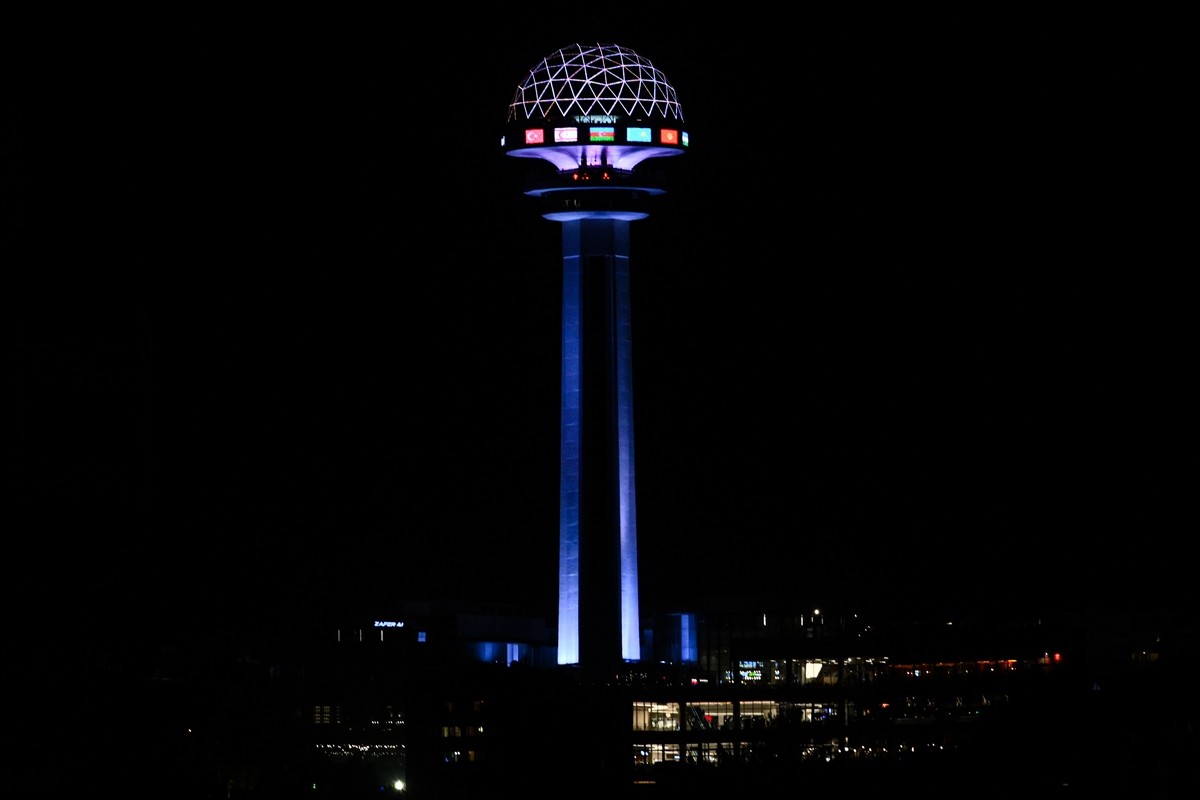 Türk Devletleri İşbirliği Günü dolayısıyla İstanbul ve Ankara'daki bazı simge yapılar, Türk...