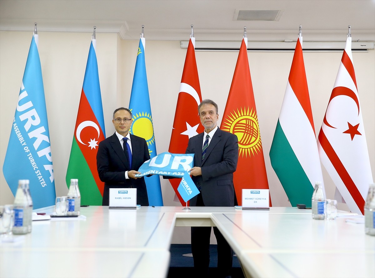 Türk Devletleri Parlamenter Asamblesinin (TÜRKPA) yeni atanan Genel Sekreteri Ramil Hasan (solda)...