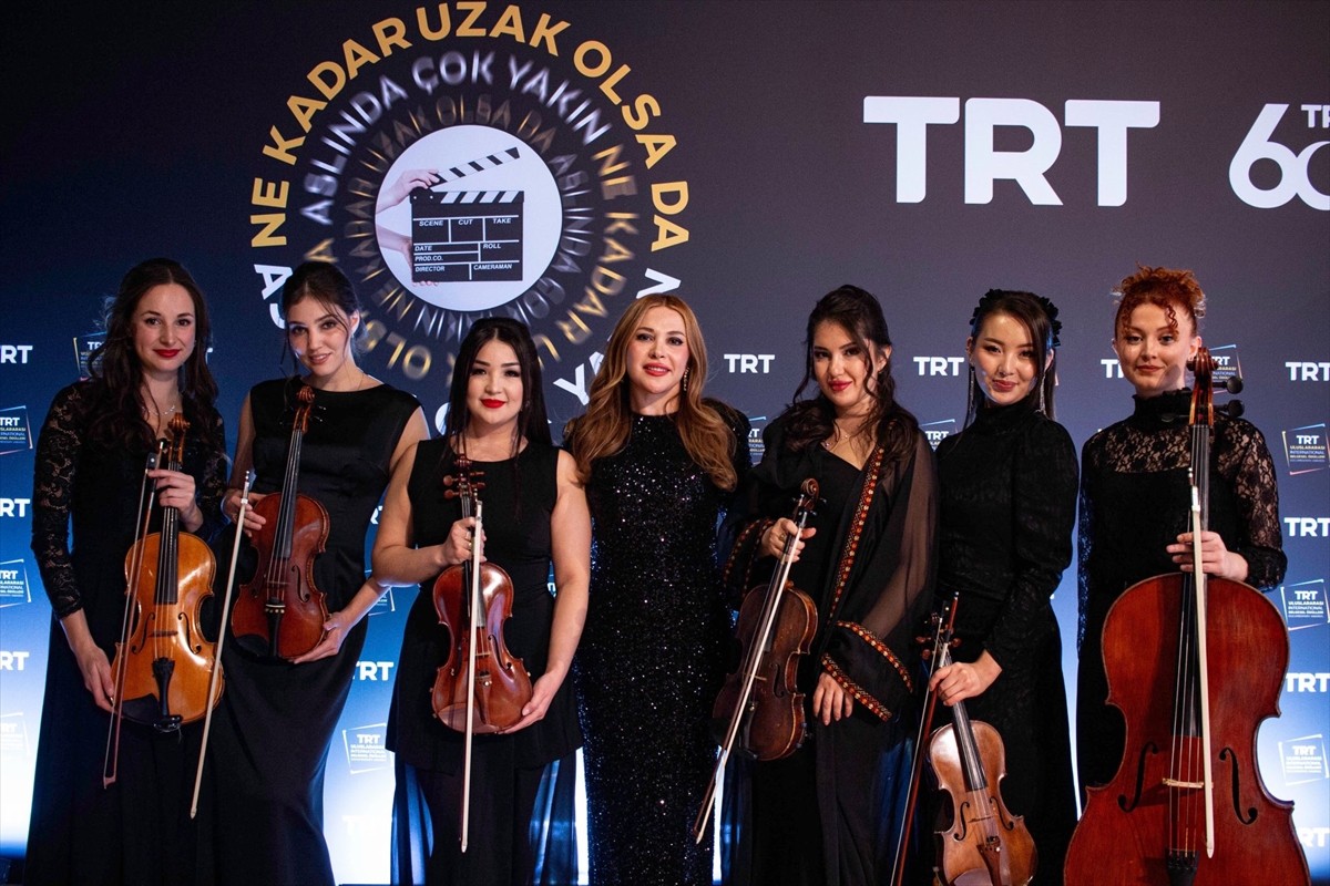 Türk dünyasının 12. yüzyıl filozofu ve şairi Nizami-i Gencevi'nin "7 Güzel" adlı eserinden ilhamla...