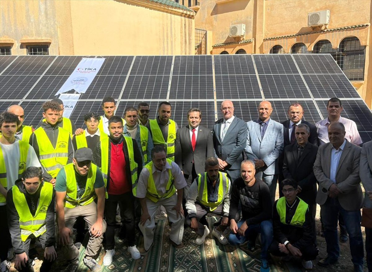 Türk İşbirliği ve Koordinasyon Ajansı Başkanlığı'nın (TİKA), Cezayir'de kurduğu "Güneş Enerjisi...
