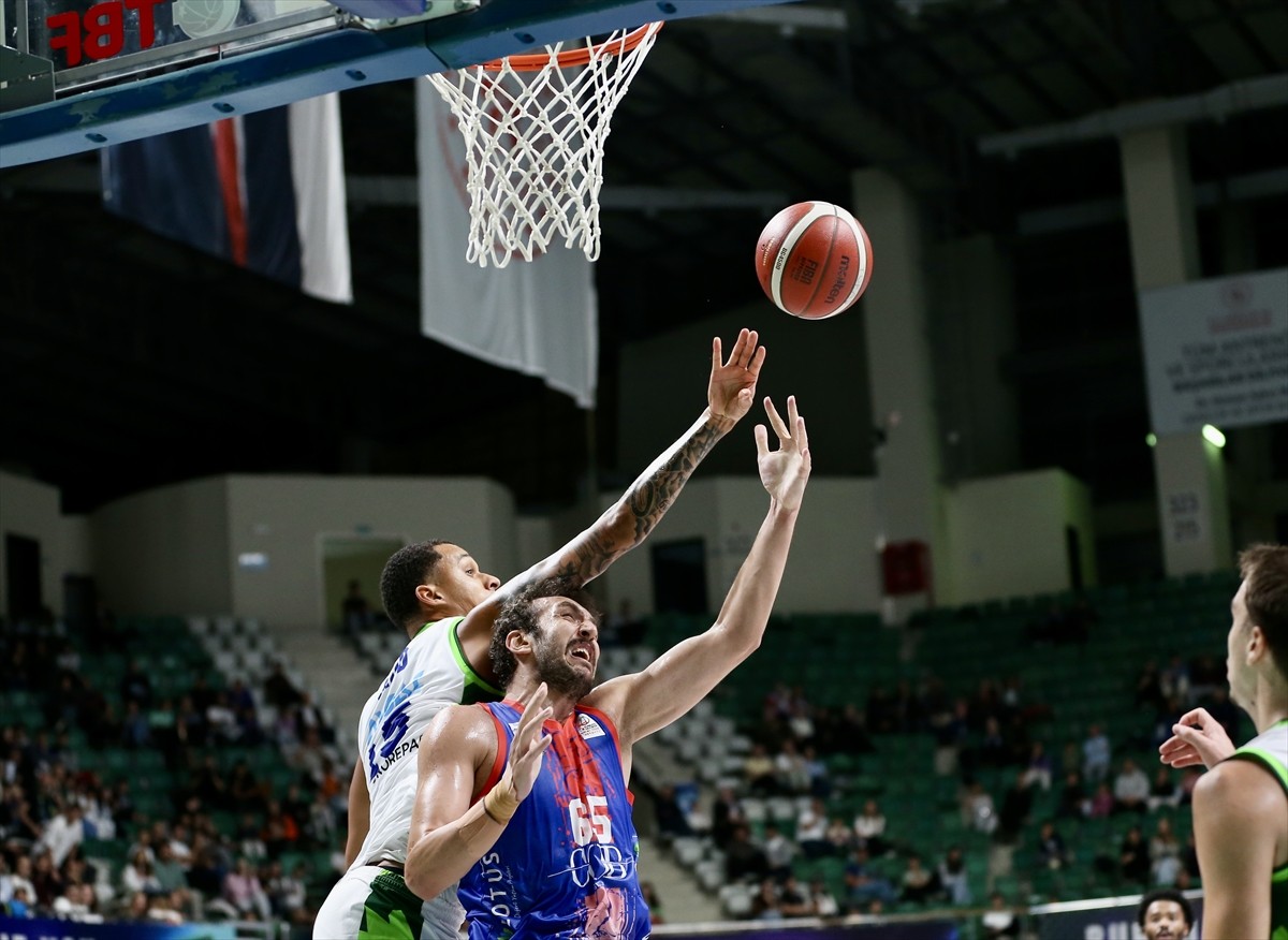 Türkiye Sigorta Basketbol Ligi'nin 5. haftasında TOFAŞ ile Onvo Büyükçekmece Basketbol, Nilüfer...