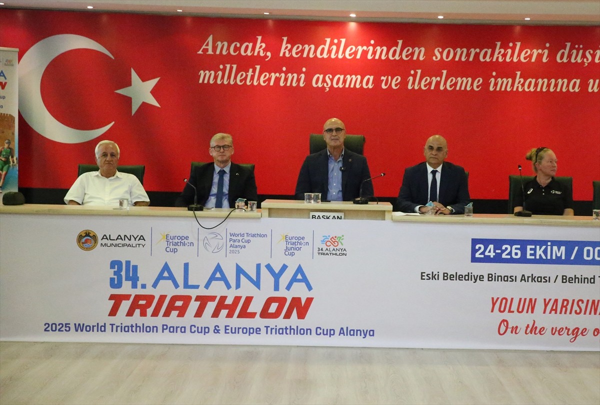 Türkiye Triatlon Federasyonu ile Alanya Belediyesinin organizasyonuyla düzenlenecek 34. Alanya...