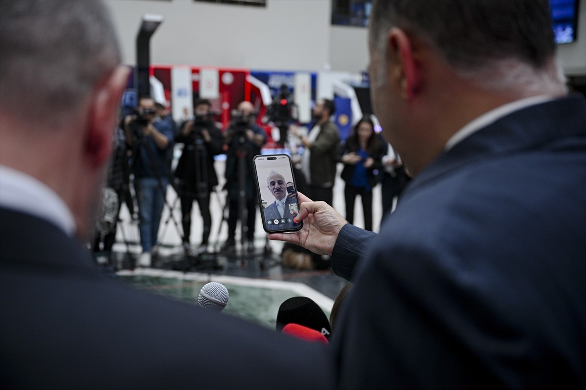 Ulaştırma ve Altyapı Bakanı Abdulkadir Uraloğlu, Bilgi Teknolojileri ve İletişim Kurumu'nda...