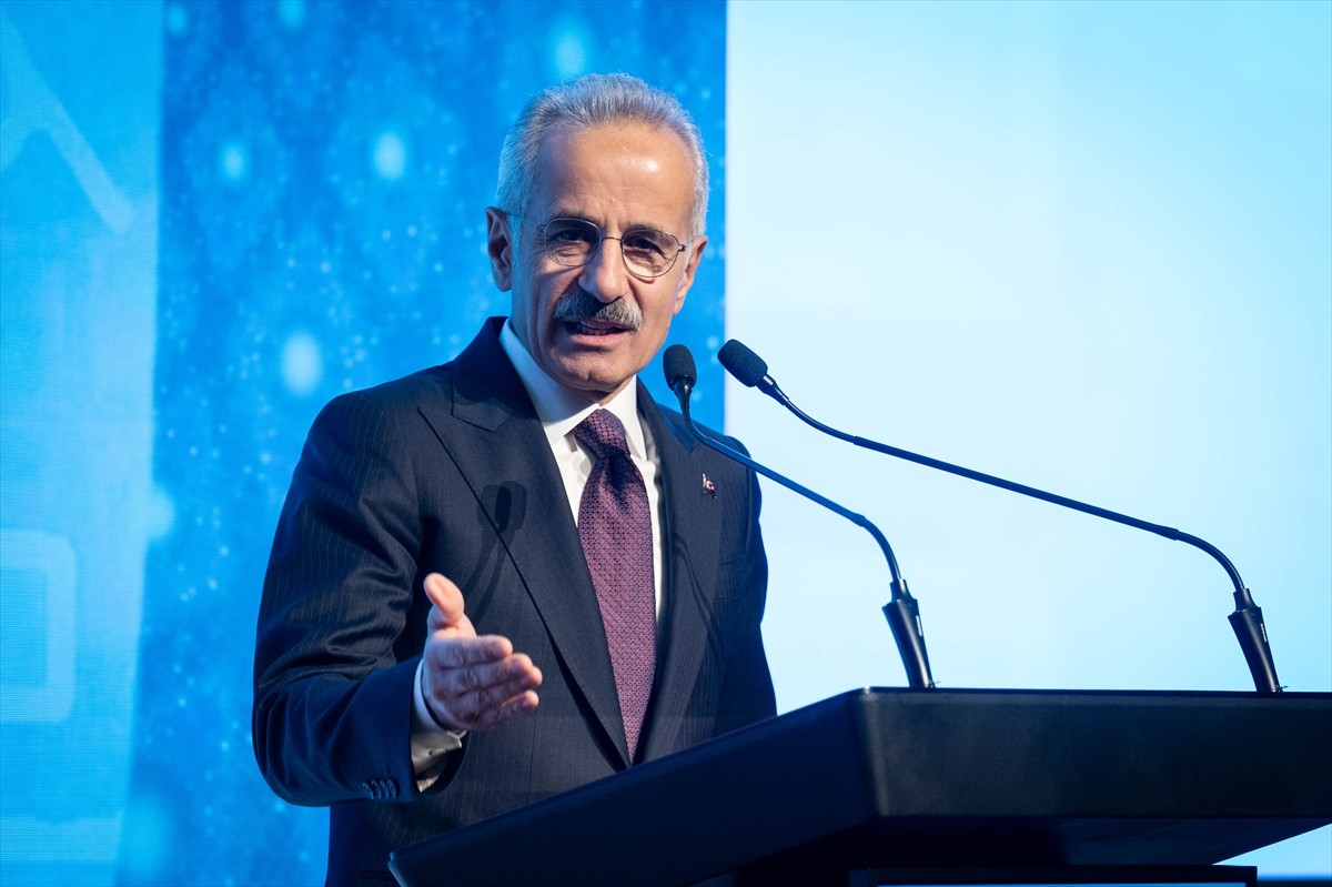 Ulaştırma ve Altyapı Bakanı Abdulkadir Uraloğlu, Bilgi Teknolojileri ve İletişim Kurumunda (BTK)...