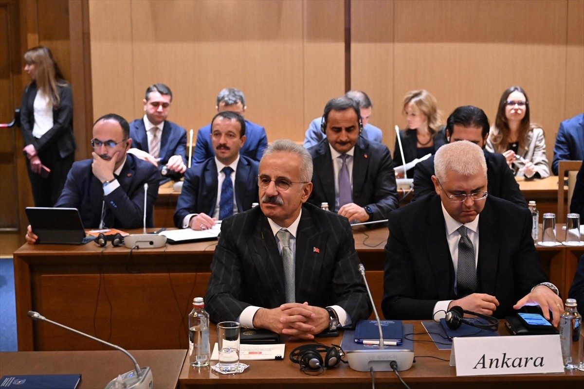 Ulaştırma ve Altyapı Bakanı Abdulkadir Uraloğlu, Bulgaristan'ın başkenti Sofya'da düzenlenen...