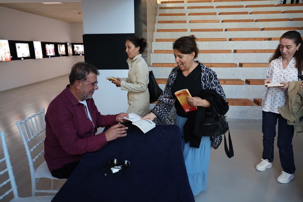 Uluslararası 32. Muğla Kültür ve Sanat Şenliği'nin üçüncü gününde söyleşi ve sergi açılışları...