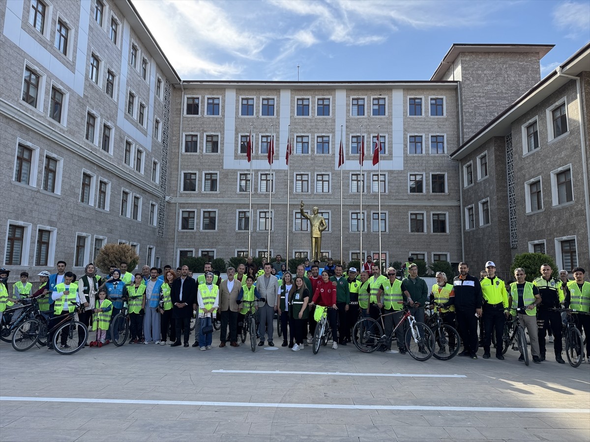 Yeşilay Adıyaman Şubesince, 29 Ekim Cumhuriyet Bayramı haftası etkinlikleri kapsamında...