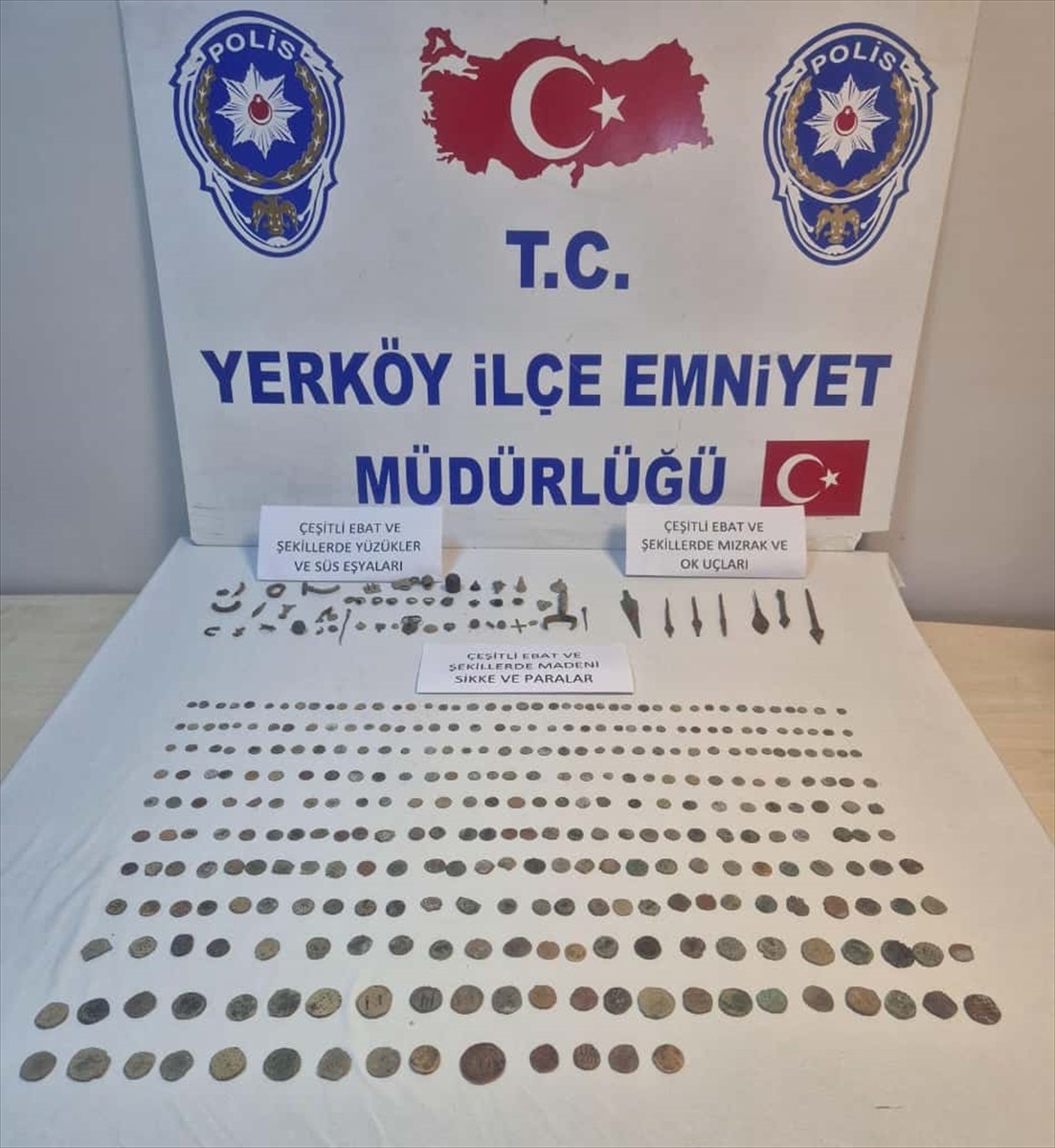 Yozgat'ın Yerköy ilçesinde çeşitli dönemlere ait tarihi eser niteliğinde olduğu değerlendirilen...