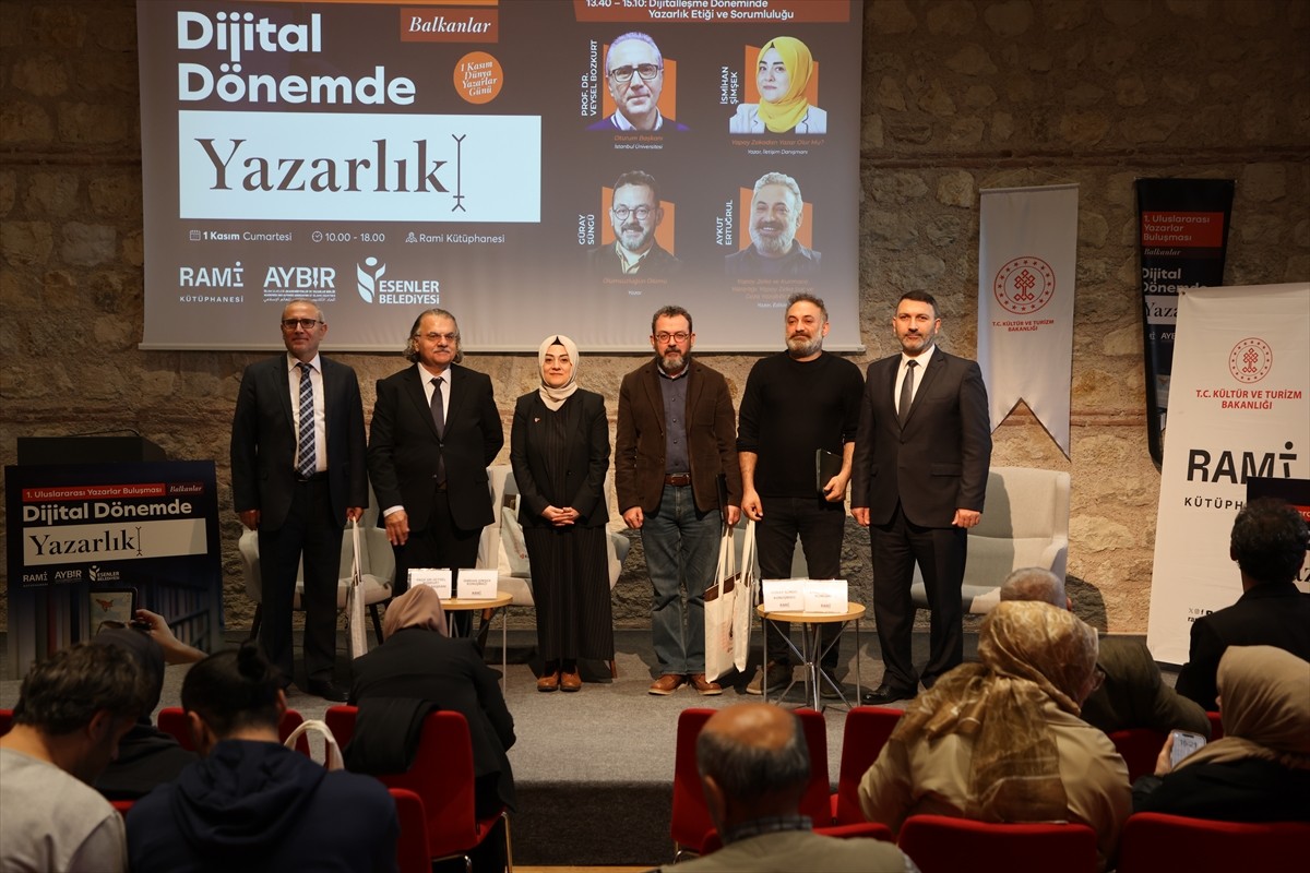 1 Kasım Dünya Yazarlar Günü dolayısıyla bu yıl ilki düzenlenen "Uluslararası Yazarlar Buluşması"...