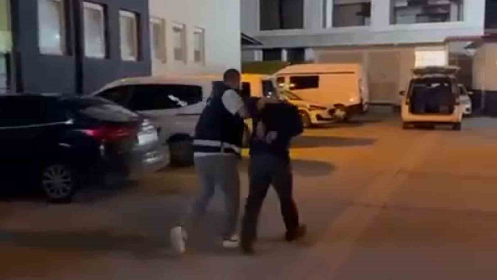 12 YIL 6 AY HAPİS CEZASIYLA ARANAN ŞAHIS YAKALANDI.