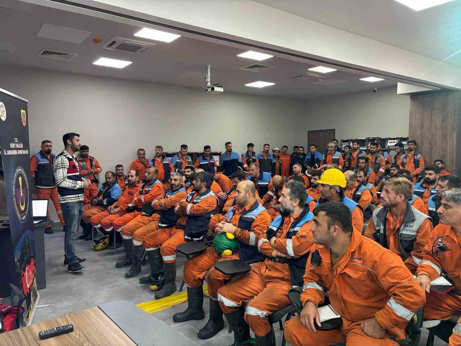 2025 YILI İÇERİSİNDE TOPLAM 10 BİN 225 ÖĞRENCİ VE VATANDAŞA "SİBER FARKINDALIK VE BİLİNÇLENDİRME...