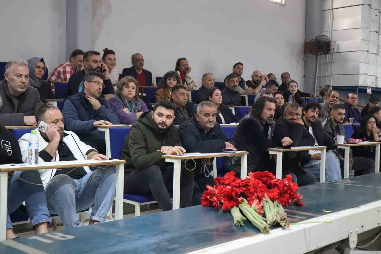 24 KASIM ÖĞRETMENLER GÜNÜ NEDENİYLE KESME ÇİÇEK ÜRETİMİNDE SÖZ SAHİBİ İLLERDEN BİRİSİ OLAN...