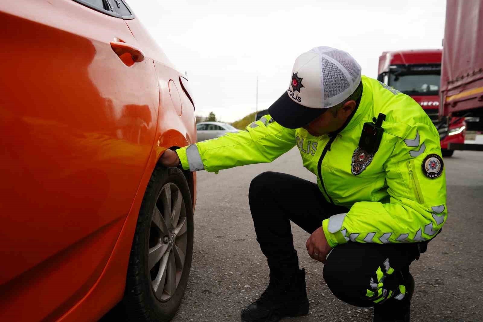 43 İLİN GEÇİŞ GÜZERGAHI OLAN "KİLİT KAVŞAK" KIRIKKALE’DE, ŞEHİRLER ARASI YÜK VE YOLCU TAŞIYAN...