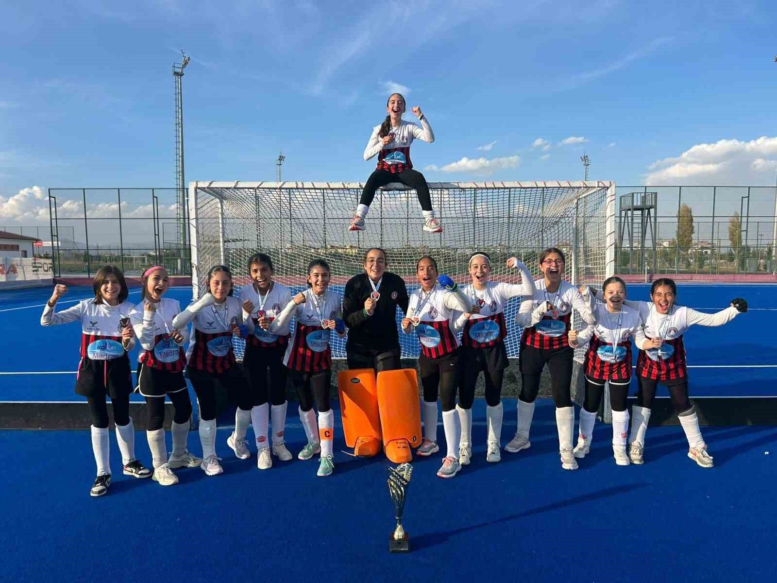 7-11 KASIM 2025 TARİHLERİ ARASINDA KONYA’DA DÜZENLENEN U13 KIZLAR HOKEY TÜRKİYE ŞAMPİYONASI’NDA...