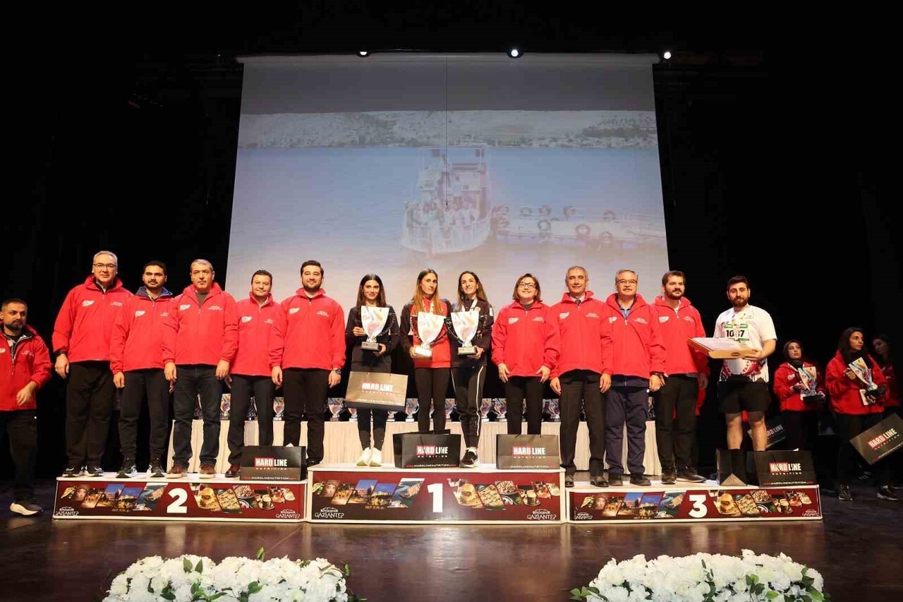 7. GAZİ YARI MARATONU’NDA ÖDÜLLER SAHİPLERİNİ BULDU
