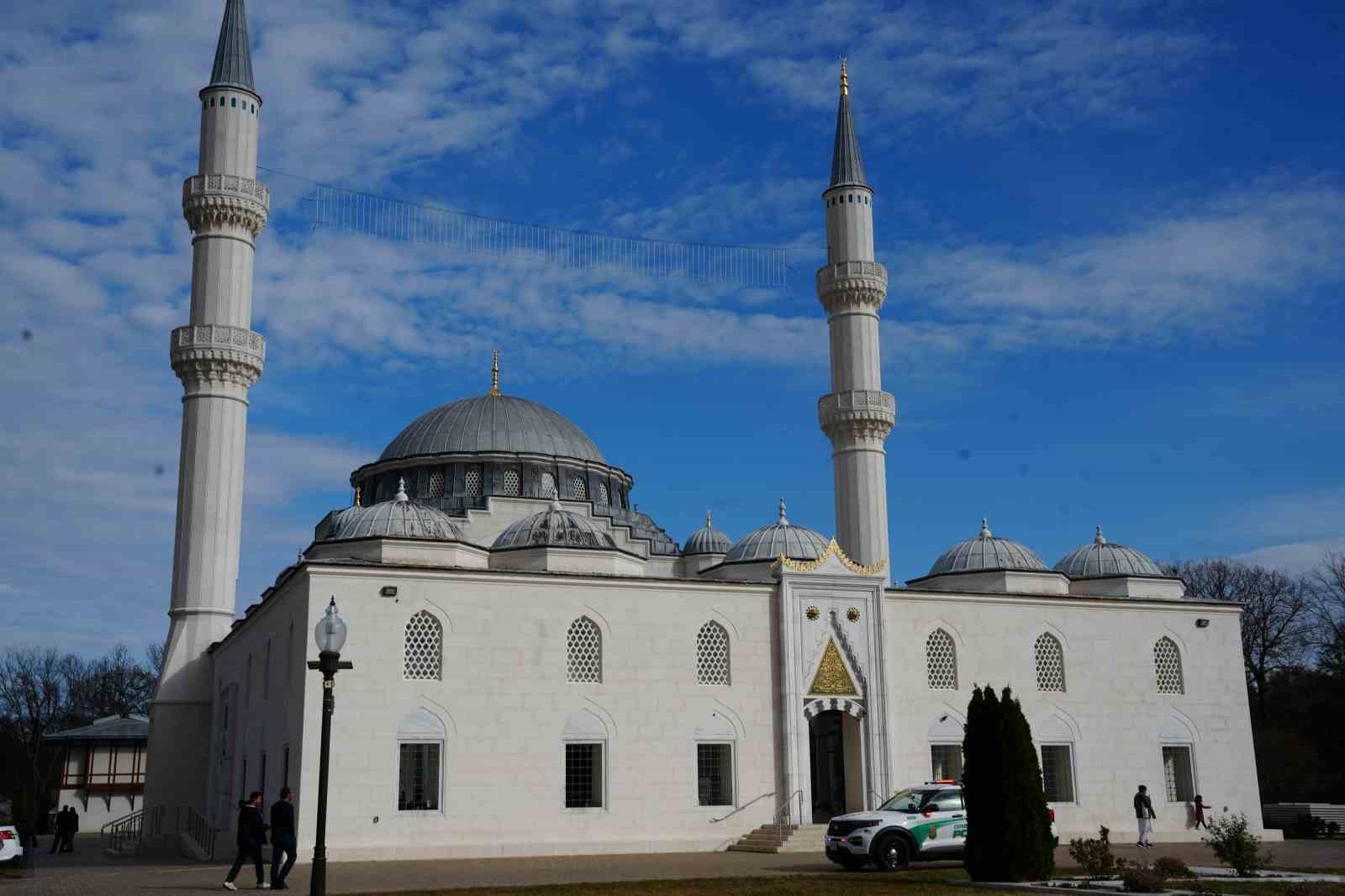 ABD’DE BULUNDUĞU SIRADA GEÇİRDİĞİ KALP KRİZİ NEDENİYLE HAYATINI KAYBEDEN TÜRK SANAT MÜZİĞİNİN...