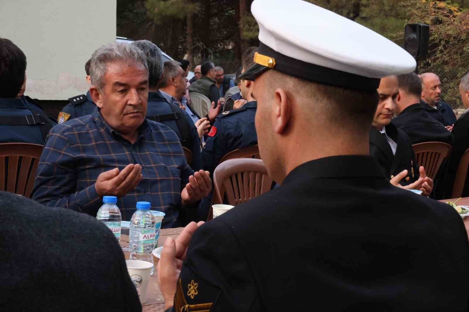 ADANA'NIN POZANTI İLÇESİNDE ŞEHİT DENİZ TEĞMEN MUSTAFA KEMAL ÖZ İÇİN MEVLİT OKUNDU.