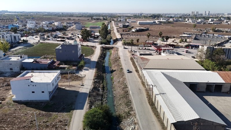 ADANA’DA VATANDAŞIN BİR ÇOK KEZ BAŞVURU YAPMASINA RAĞMEN, BÜYÜKŞEHİR BELEDİYESİ TARAFINDAN BİR...