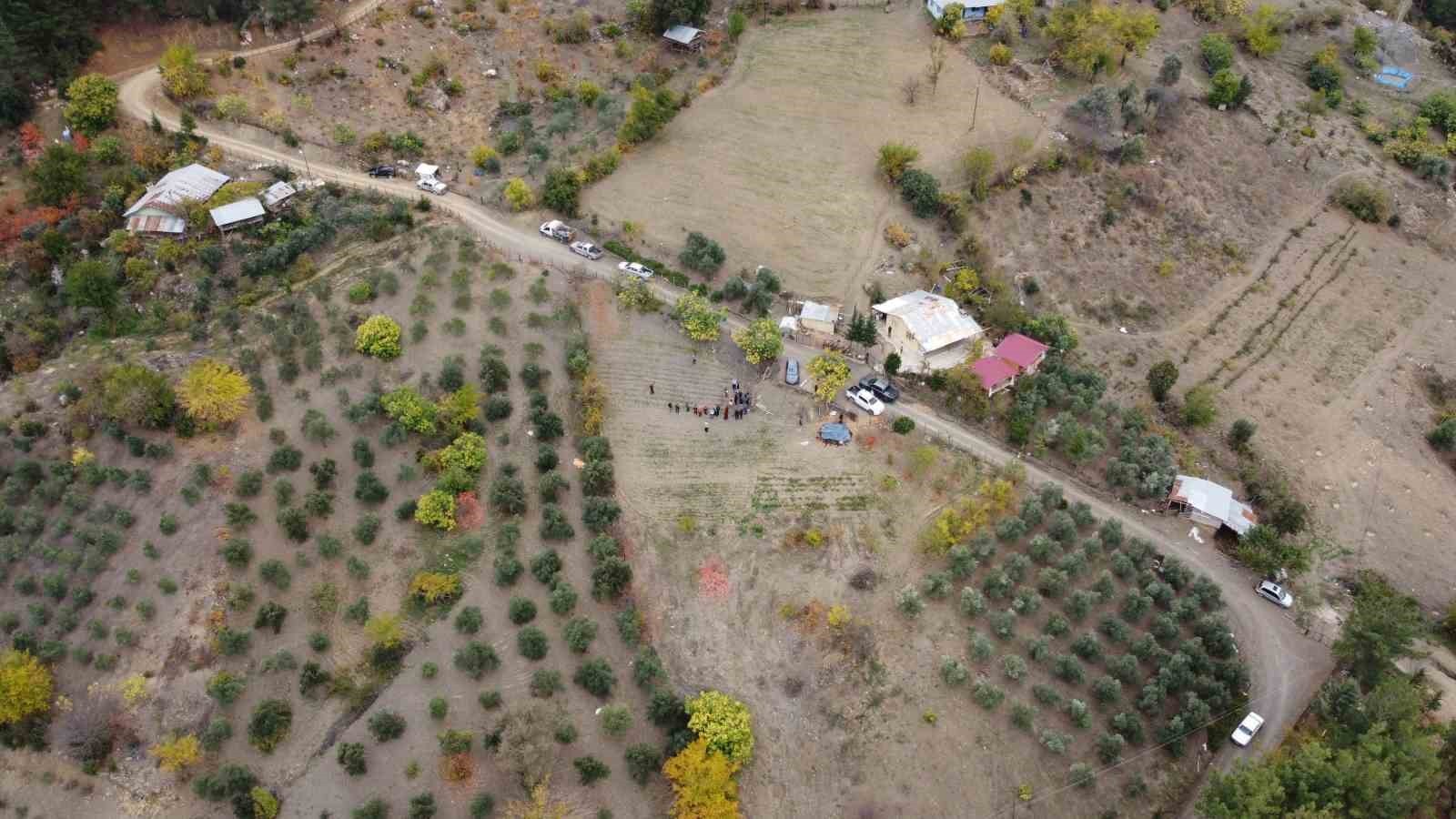 ADANA’NIN KOZAN İLÇESİNDE ÜRETİCİ ALİ GÖK TARAFINDAN 20 YILDIR BÖLGEDE YETİŞTİRİLEN DÜNYANIN EN...