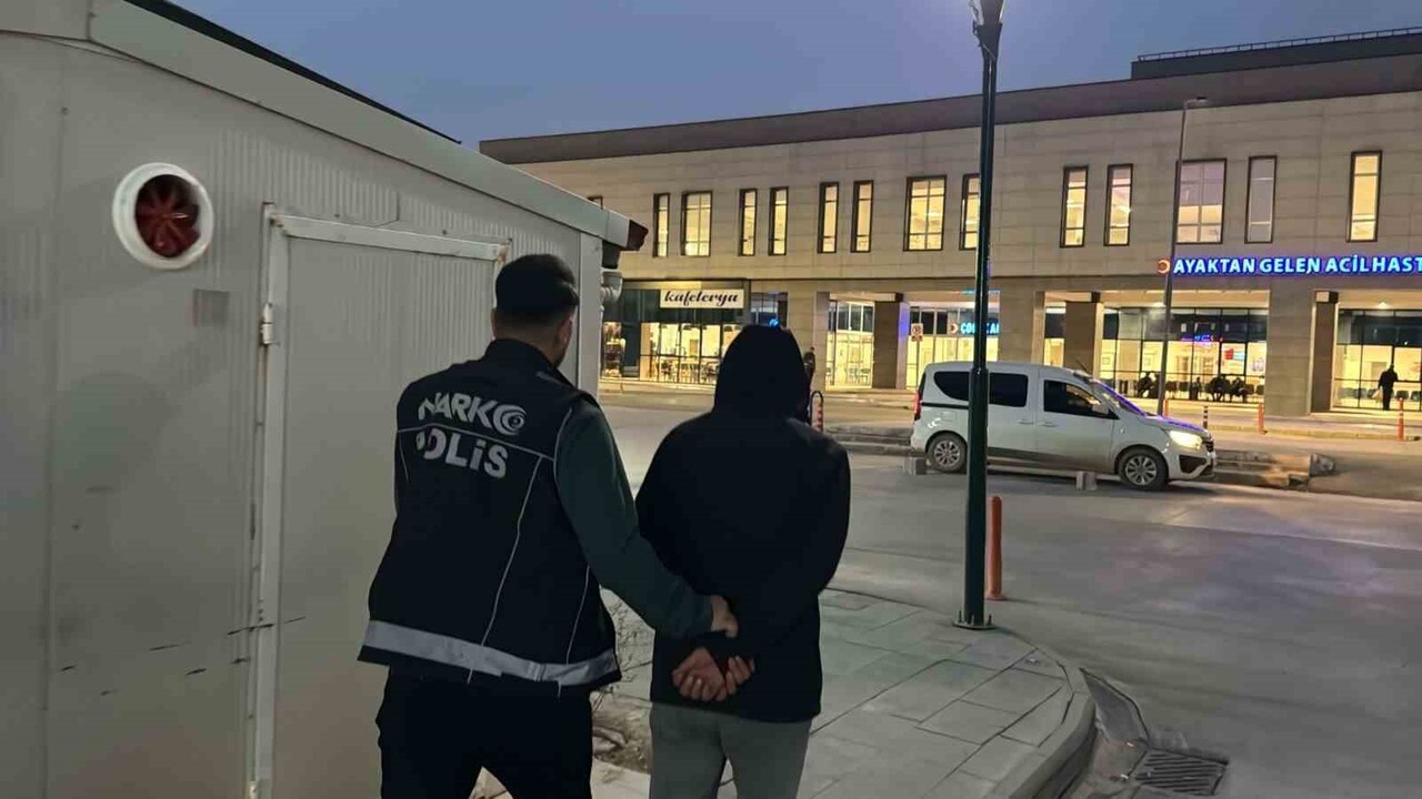 ADIYAMAN 340 GRAM SENTETİK UYUŞTURUCU ELE GEÇİRİLDİ