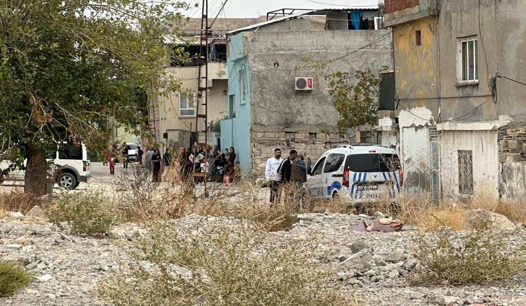 ADIYAMAN’DA, İKİ GRUP ARASINDA ÇIKAN KAVGAYA POLİS EKİPLERİNCE MÜDAHALE EDİLDİ.