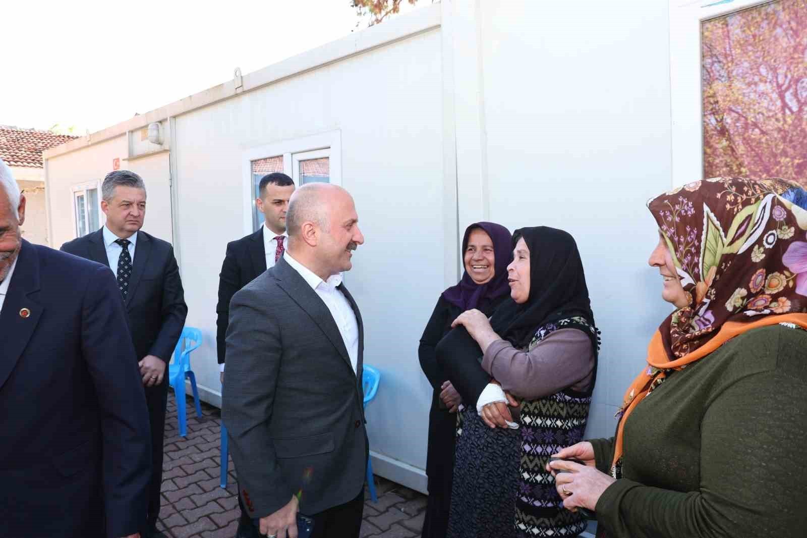 ADIYAMAN VALİSİ OSMAN VAROL, ÖRENLİ MAHALLESİ’NDE VATANDAŞLARLA BİR ARAYA GELEREK TALEP VE...