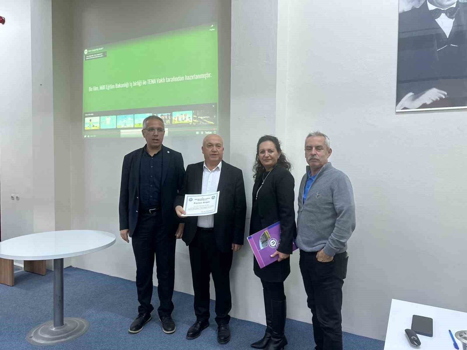 ADÜ AYDIN MESLEK YÜKSEKOKULU’NDA DÜZENLENEN SEMİNERDE, ÖĞRENCİLER ÇEVRE KİRLİLİĞİ VE İKLİM...