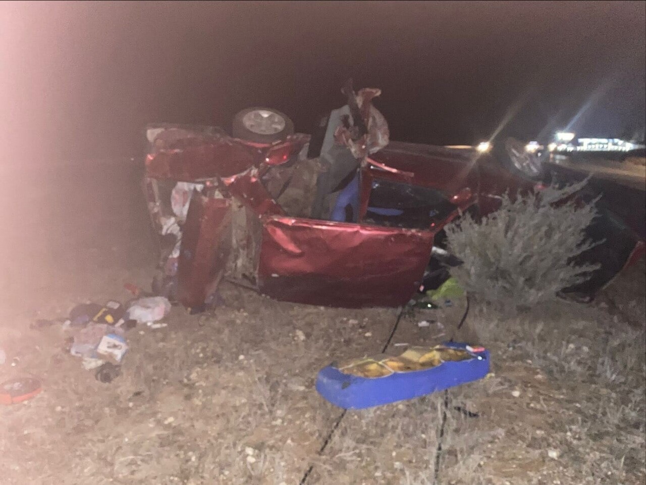 AFYONKARAHİSAR'DA KONTROLDEN ÇIKARAK TAKLA ATIP ŞARAMPOLE GİREN TOFAŞ MARKA OTOMOBİLİN 21...