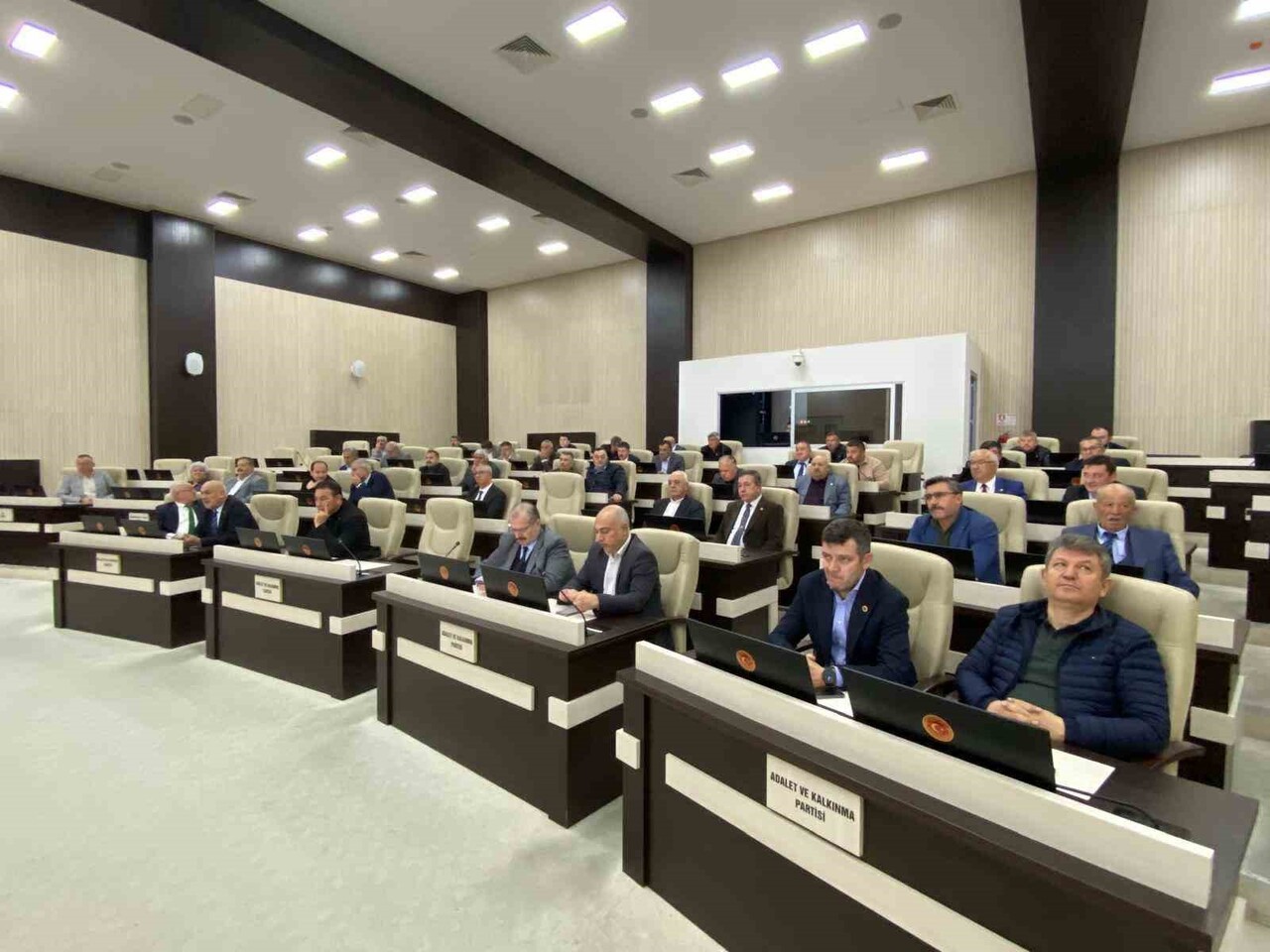 AFYONKARAHİSAR İL GENEL MECLİSİ (İGM) SANDIKLI AK PARTİ ÜYESİ AHMET AKTÜRK, KENDİ İMKANLARIYLA...