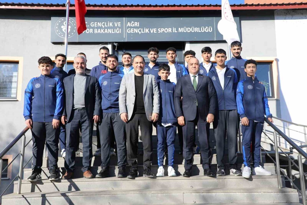 AĞRI HENTBOL'DA TÜRKİYE 2. LİGİ'NDE