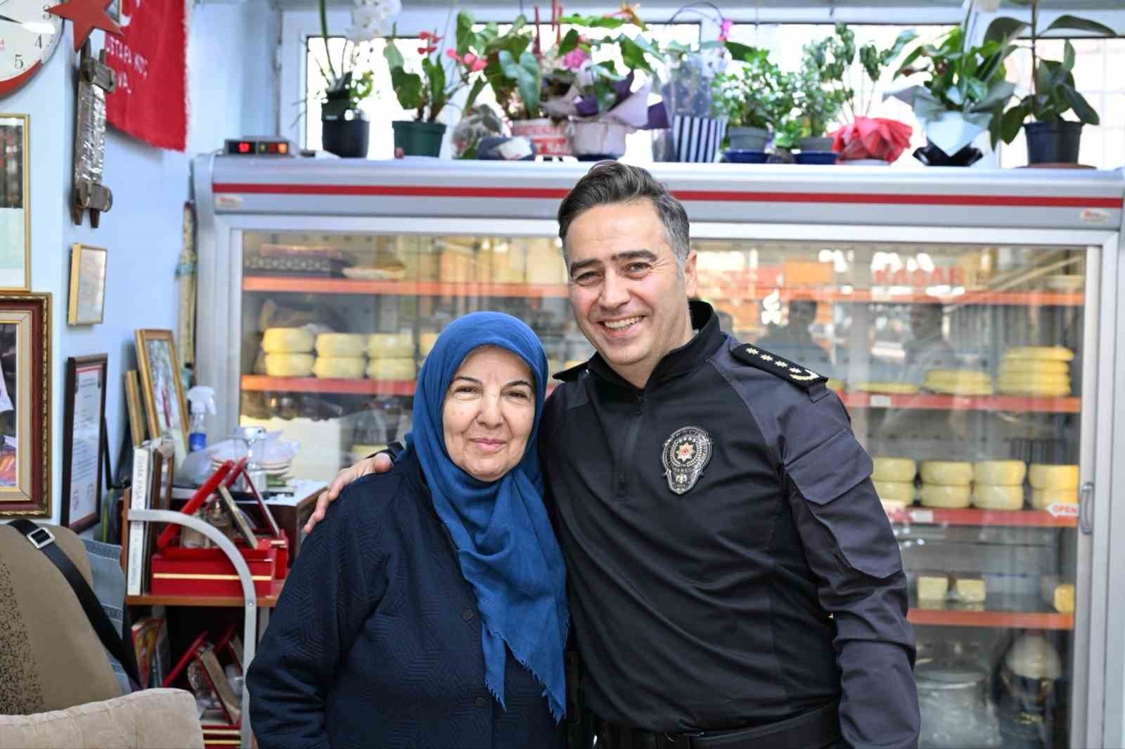 AĞRI İL EMNİYET MÜDÜRÜ GÖKSEL ÖNDER, KENT MERKEZİNDE ALINAN GÜVENLİK TEDBİRLERİNİ YERİNDE...