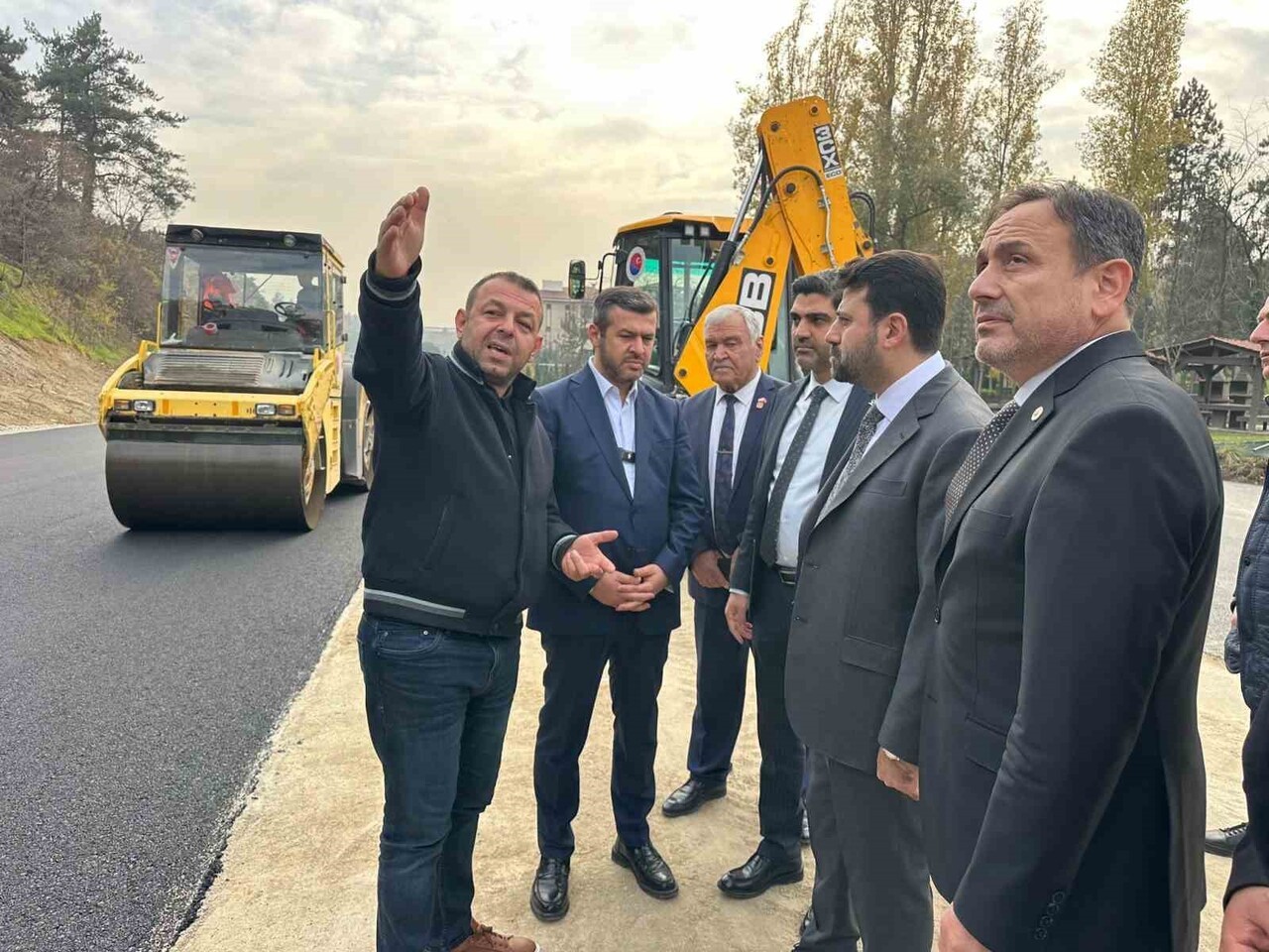 AK PARTİ KARABÜK MİLLETVEKİLLERİ CEM ŞAHİN VE ALİ KESKİNKILIÇ İLE AK PARTİ İL BAŞKANI FERHAT SALT...