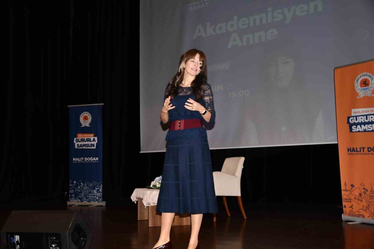 AKADEMİSYEN ANNE ADIYLA BİLİNEN SANİYE BENCİL KANGAL “BİLİNÇLİ EBEVEYNLİK” ÜZERİNE VEZİRKÖPRÜ’DE...
