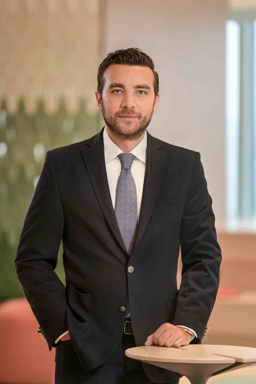 AKBANK BİREYSEL BANKACILIK GENEL MÜDÜR YARDIMCISI EMRE ÇİFT