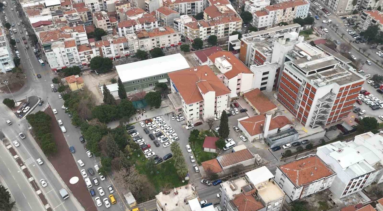 AKHİSAR MUSTAFA KİRAZOĞLU DEVLET HASTANESİ, BÖBREK VE İDRAR YOLU TAŞLARININ TEDAVİSİNDE İLERİ...