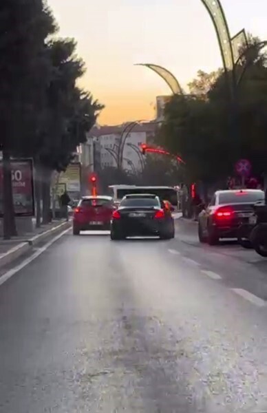 AKSARAY'DA DRİFT VE MAKAS ATARAK SEYREDEN SÜRÜCÜYE TOPLAM 152 BİN 776 LİRA PARA KESİLDİ