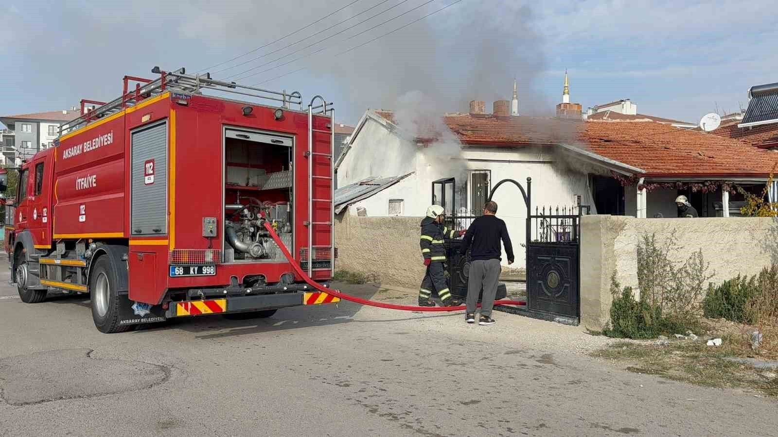 AKSARAY’DA ANNESİYLE TARTIŞTIĞI İDDİA EDİLEN ŞAHIS ANNESİNİN KALDIĞI MÜSTAKİL EVİ ATEŞE VERDİ....