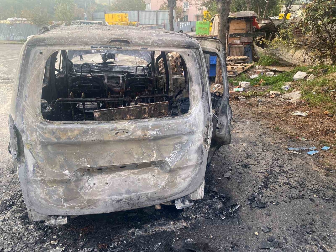 ALEV TOPUNA DÖNEN ARAÇ KULLANILAMAZ HALE GELDİ