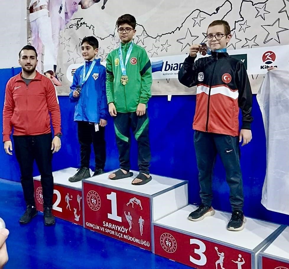 ALİAĞA BELEDİYESİ SPOR OKULLARI’NDA EĞİTİM GÖREN KARATE ÖĞRENCİLERİ DENİZLİ’DE DÜZENLENEN 1. ETAP...