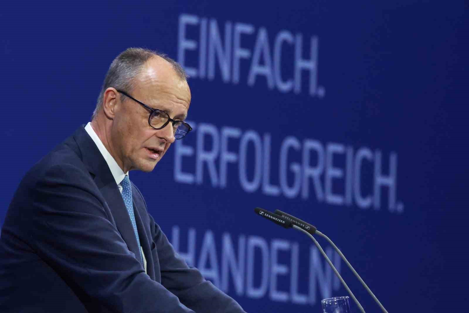 ALMANYA BAŞBAKANI MERZ: "UKRAYNALI GENÇLER ALMANYA’YA GELMEK YERİNE ÜLKELERİNDE KALARAK HİZMET...